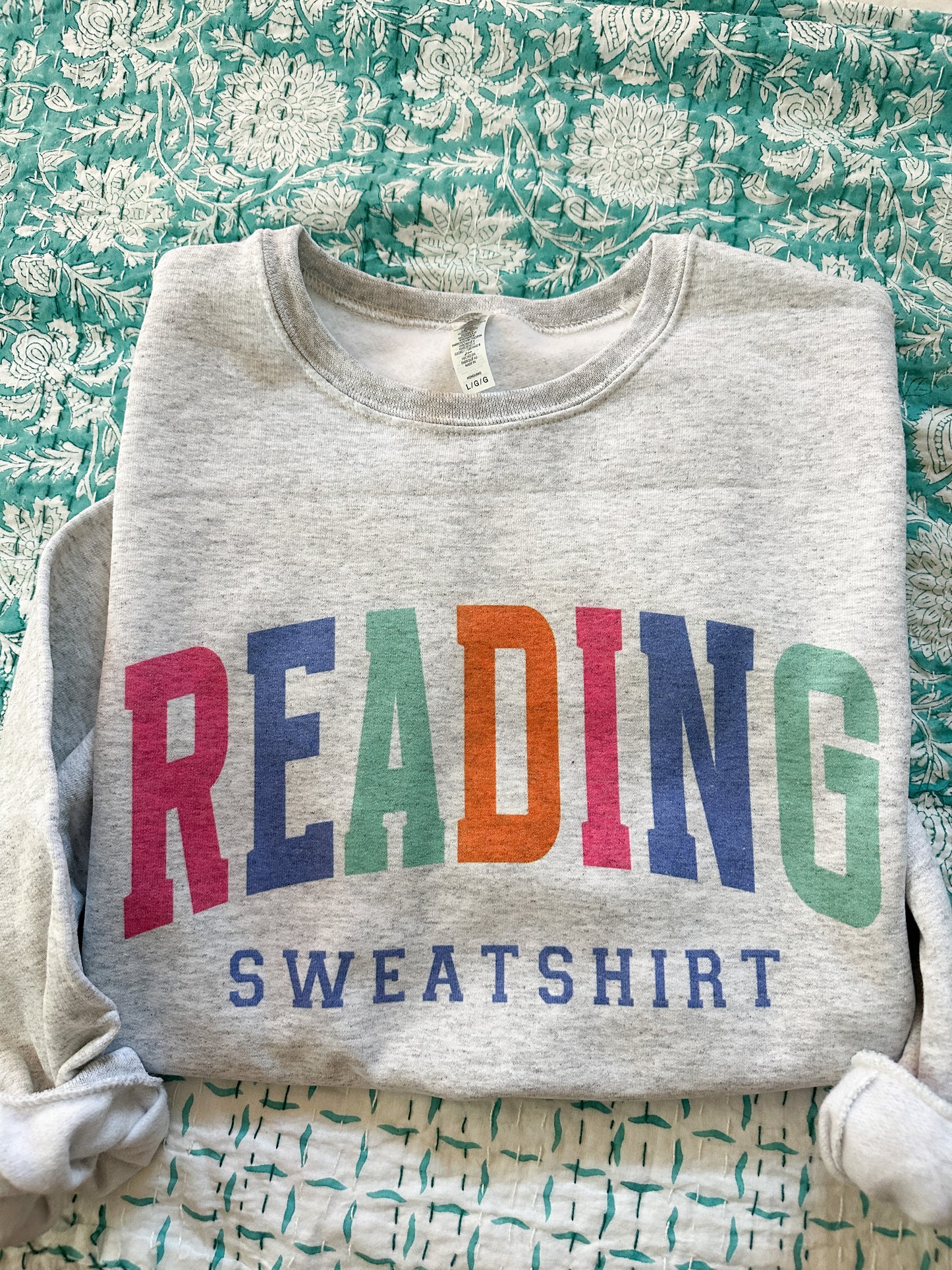 Reading Sweatshirt Colorful // 3 weeks