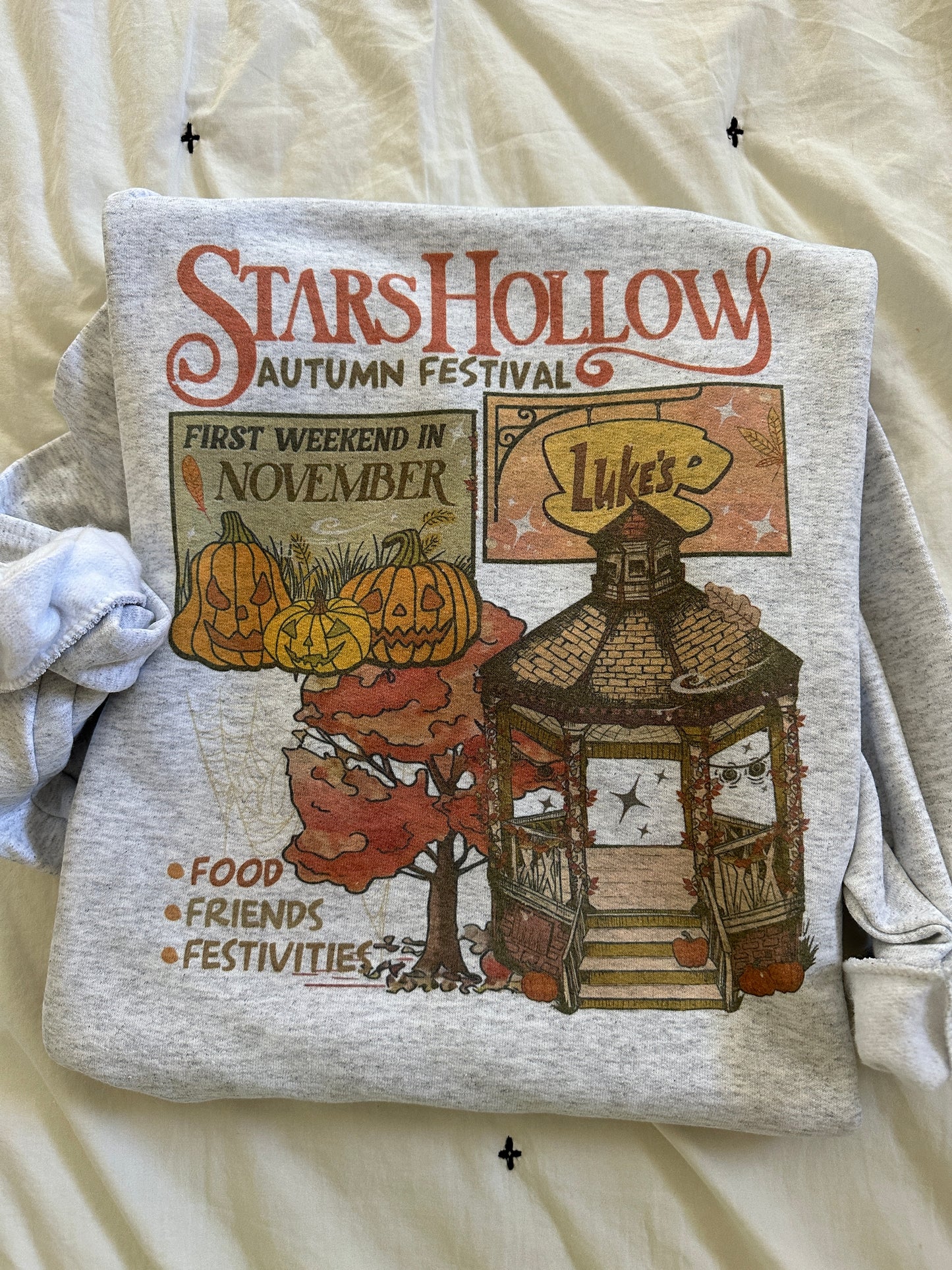 Stars Hollow Autumn Festival // 3 weeks